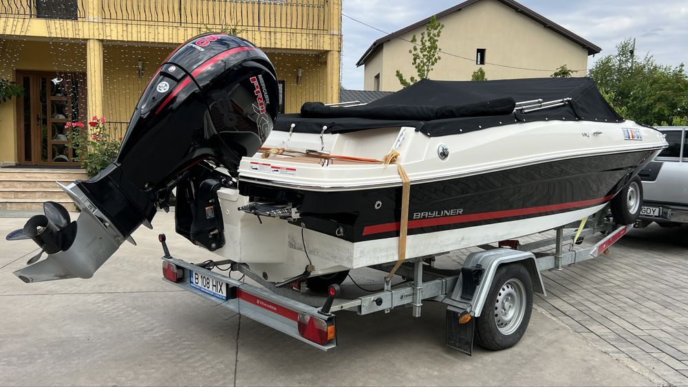 Ambarcatiune Bayliner VR4