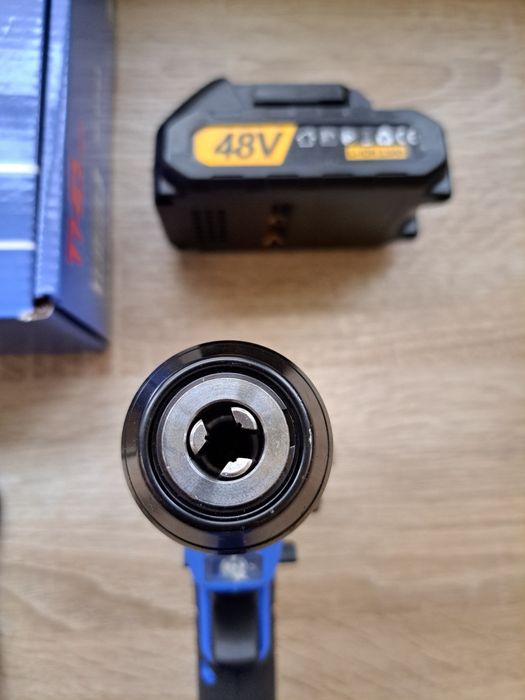 Urgent! Masina de insurubat si gaurit NOU-NEFOLOSIT!