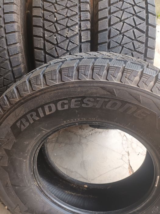 Bridgestone 235/75/15