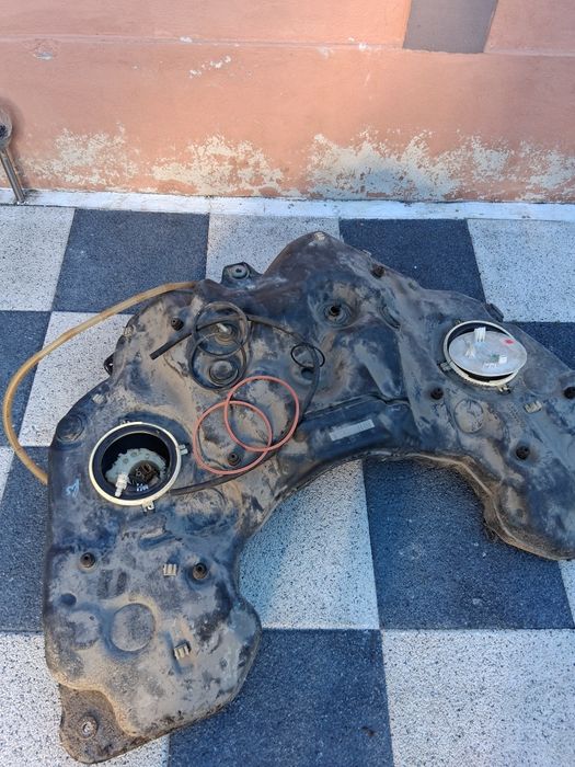 Rezervor de mercedes ML 350 motor 3L motorină