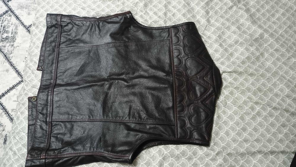 Дамски кожен елек