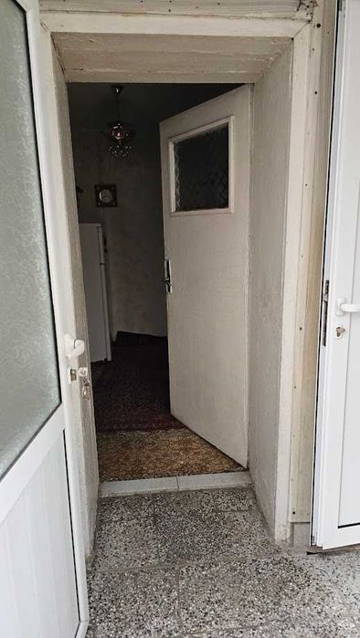 Двуетажна къща с гараж двор и пристройки Стамболийски