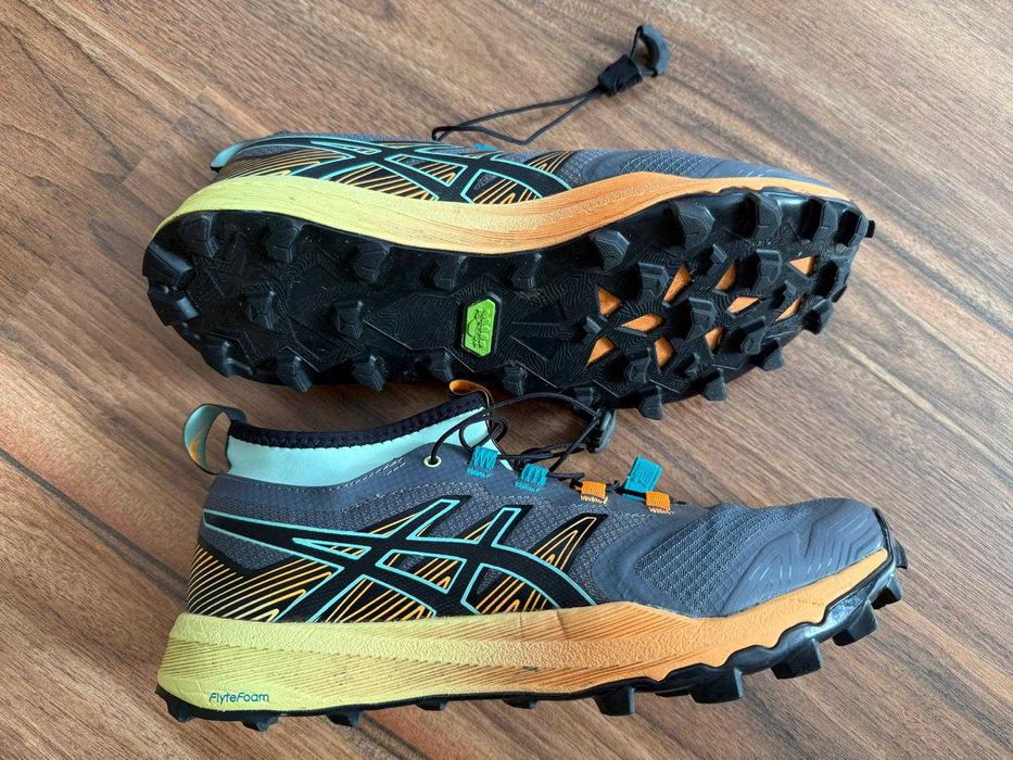 Adidași Asics Drumeție