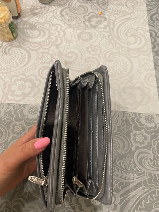 Дамски портмонета