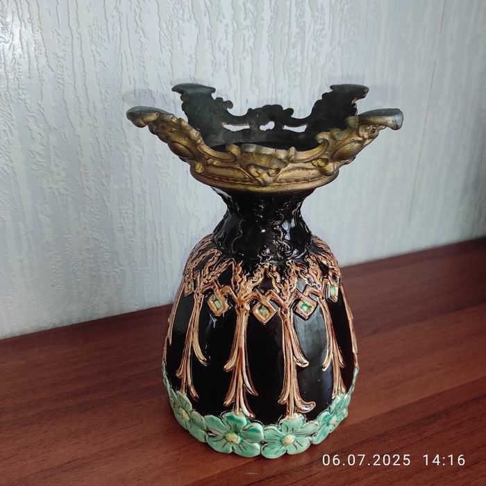 Антикварна лампа на 135 години