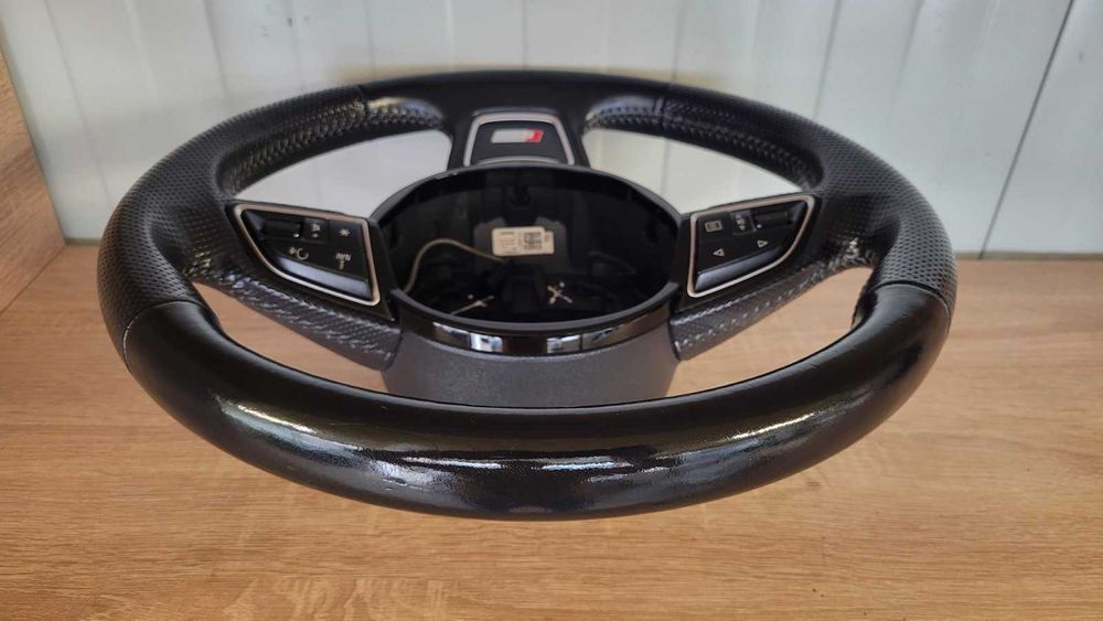 Продавам уникален кожен мулти волан за Audi A4 A5 2011 - 2015