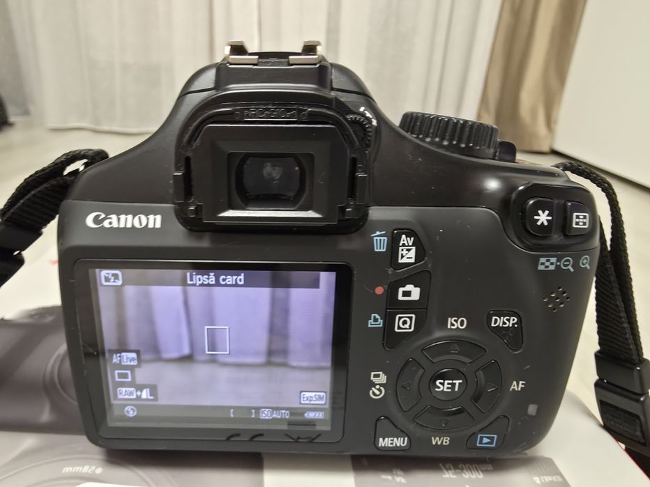 Aparat foto DSLR Canon EOS 1100D