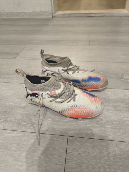 Crampoane originale puma folosite de maxim 10 ori ușor murdare