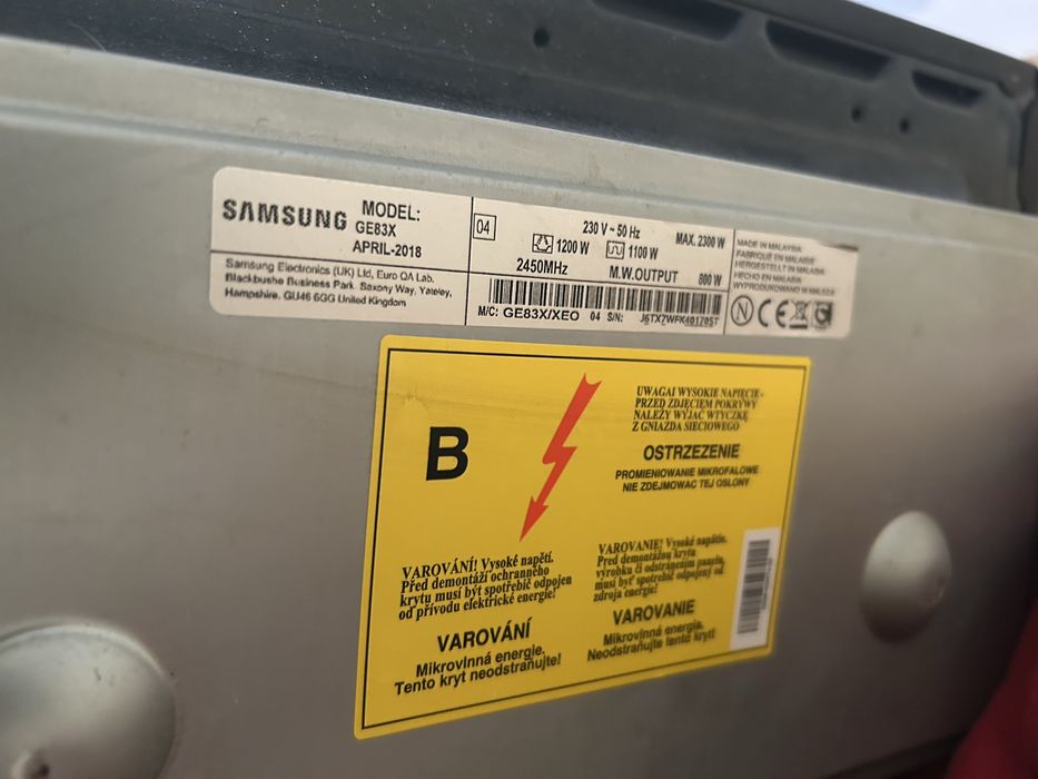 Cuptor Microunde Samsung  cu gril  interior ceramica