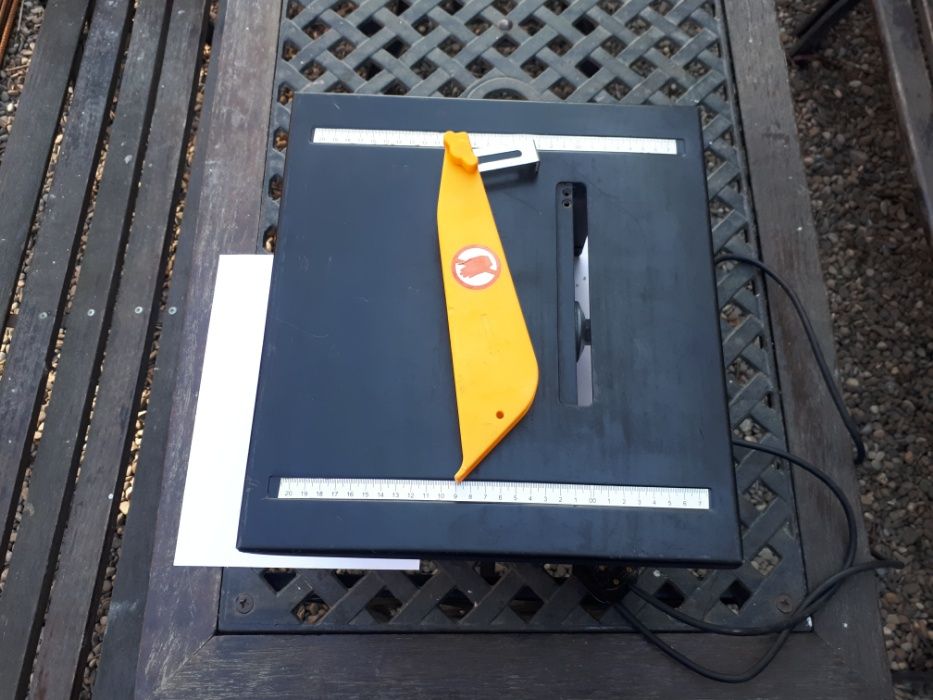 vand masina taiat gresie