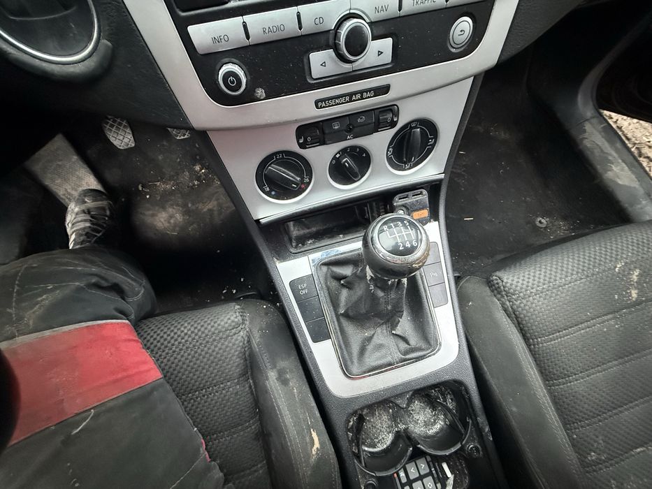 Volkswagen Passat B6 2.0 TDI BMP НА ЧАСТИ !