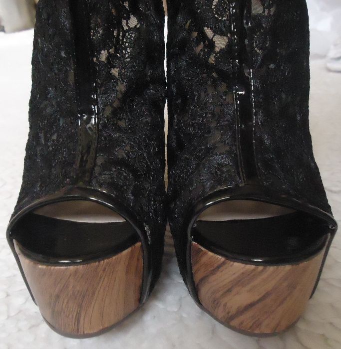 Botine dama negre dantela tocuri lemn 14 cm fermoar spate platforme