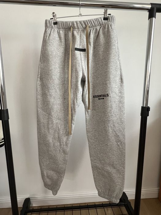 Pantaloni Essentials - marimea S