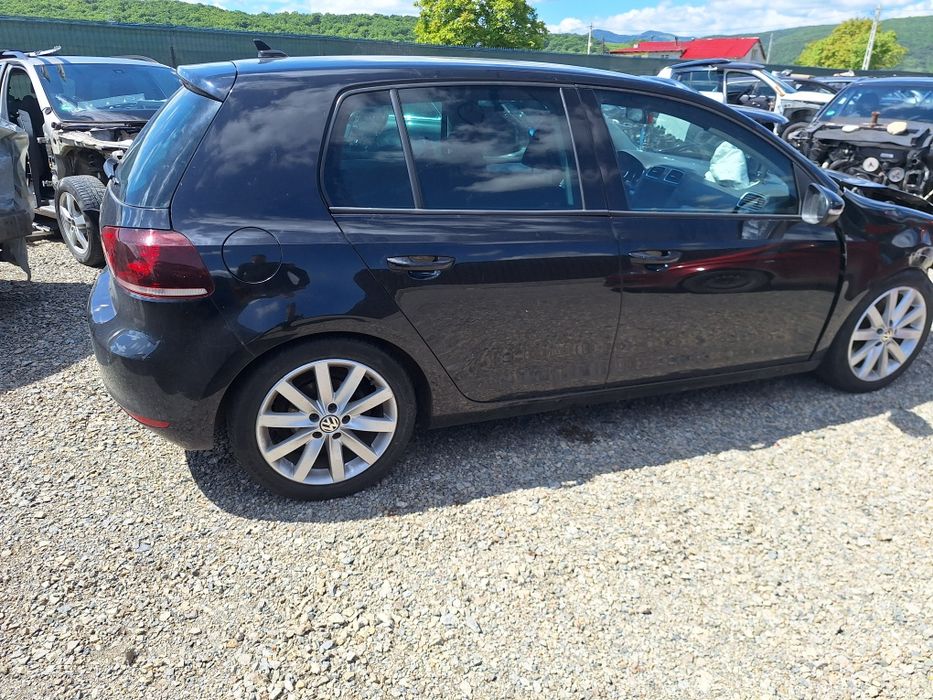 Dezmembrez VW Golf 6 hatchback 1.8 tsi CDAA negru LC9X si 1.6 CAY LA7T