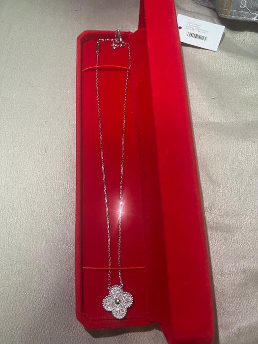 Золотой комплект с бриллиантами Van Cleef