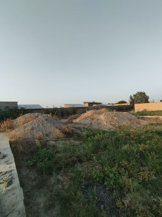 Yer sotiladi yangi ariqda