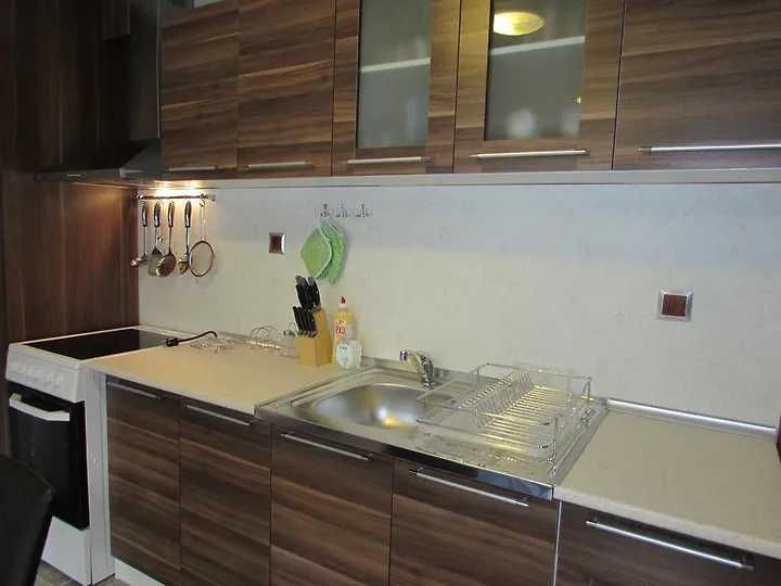 Дава се под наем Двустаен апартамент в Варна, Червен площад - 65 кв.м за 459 € - Снимка #3