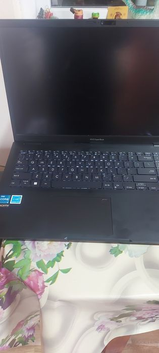 Asus expertbook i3