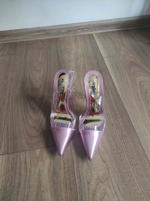 Официални обувки на висок ток