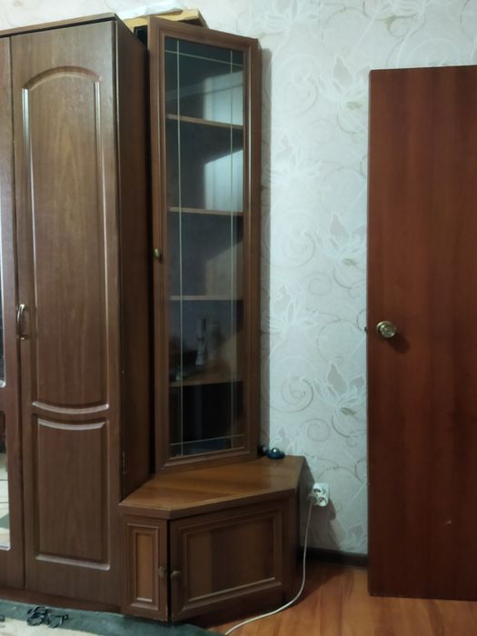 Шкаф сервант из трёх секций