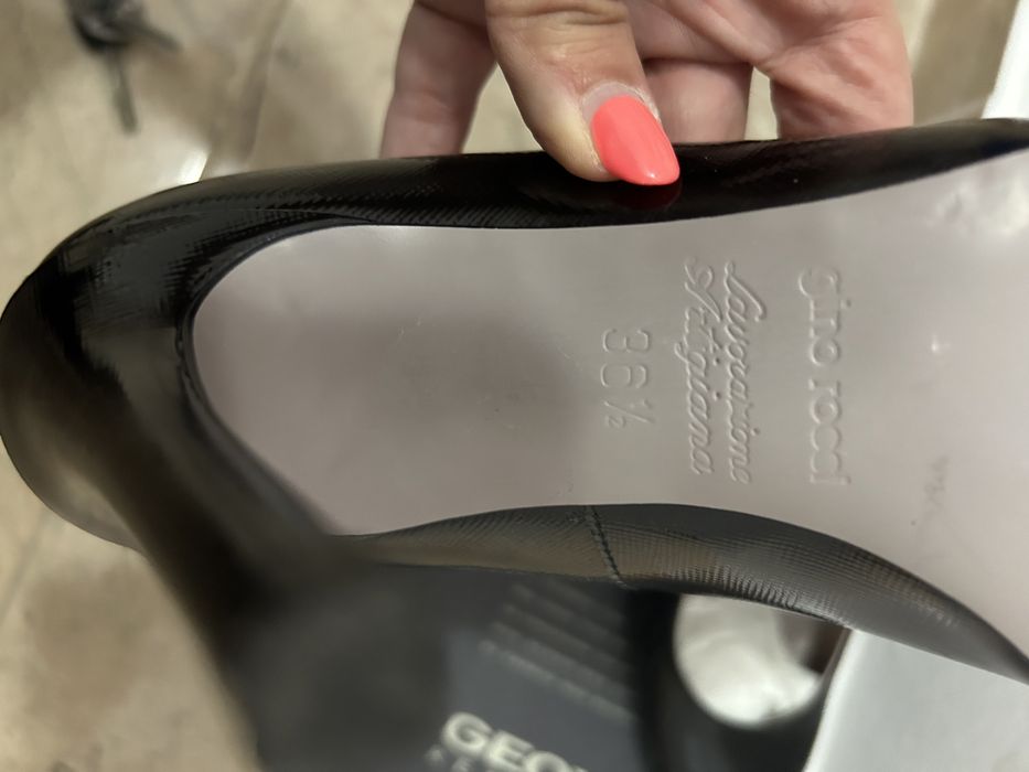 Нови официални обувки Gino Rossi на ток 36,5