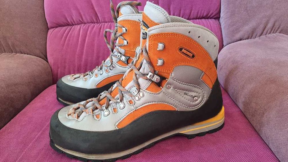 Ghete trekking MEINDL Digafix marimea 46 1/2 stare impecabila