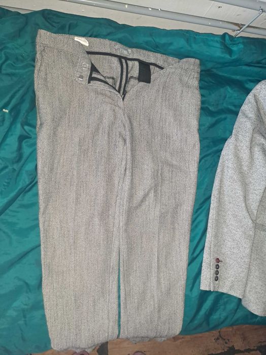 Costum barbati h&m gri cu picatele slim fit elegant