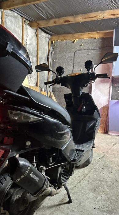 Скутер Vento Corsa
