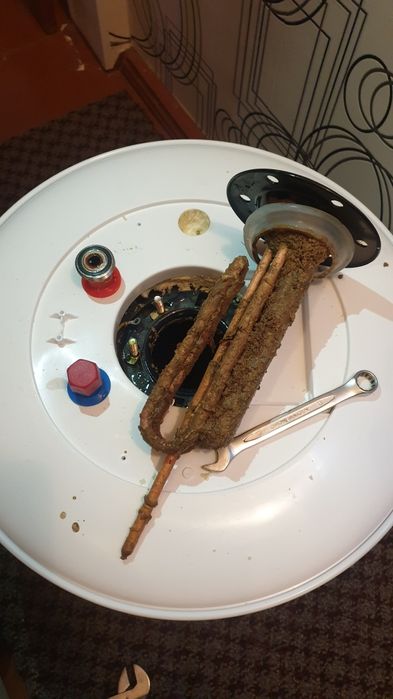 Чистка, ремонт и установка аристонов