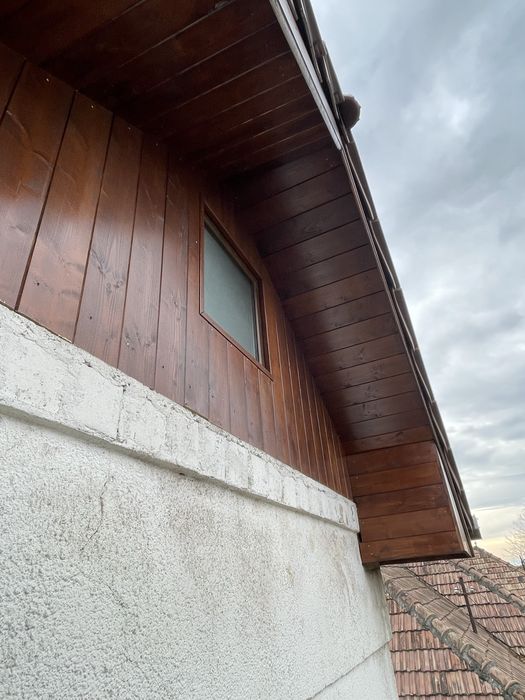 Renovări acoperișuri, montaj acoperișuri Dulgheria casa din lemn