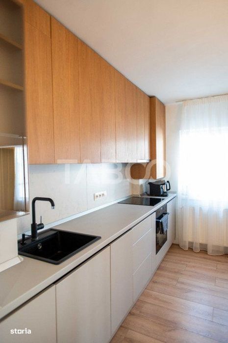 Apartament de inchiriat cu 3 camere etajul 1 in zona Strand