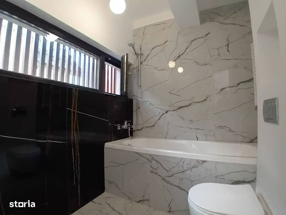 De Vânzare Casa Sisești 2 Cocosi!!