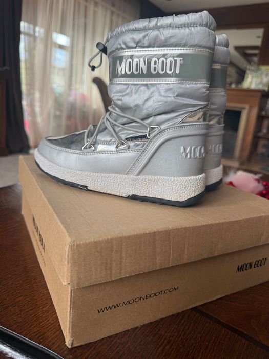 Детски апрески Moon boot