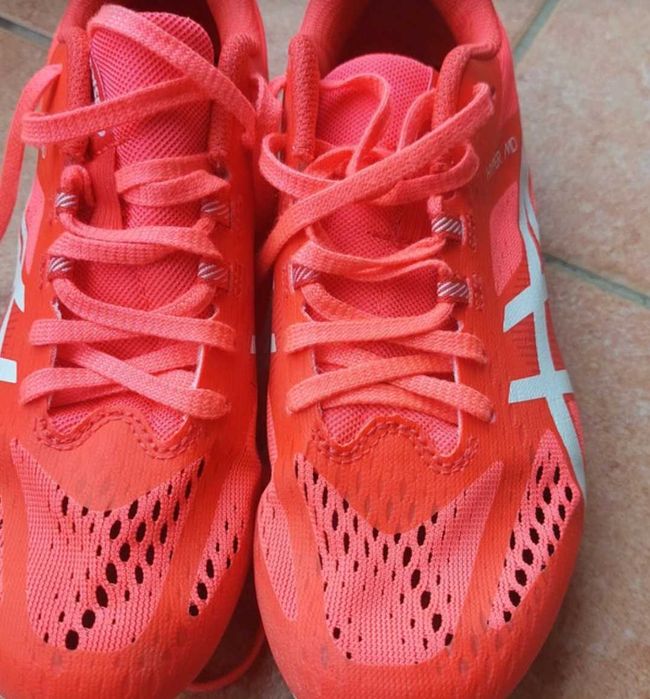 Adidasi Asics atletism