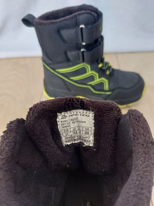 Зимни водоустойчиви ботуши #31 Alpine Pro черни със зелен акцент