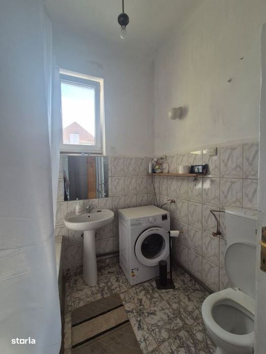 Apartament 3 camere semidecomandate, Centru, terasa, curte