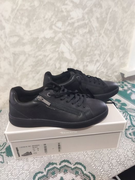 Кроссовки женские кожаные. Цвет чёрный.