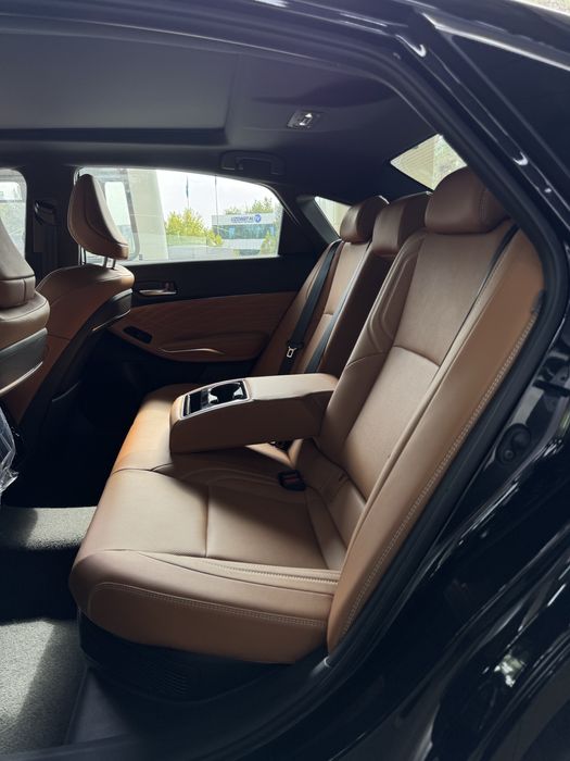 Toyota Avalon (Hybrid)