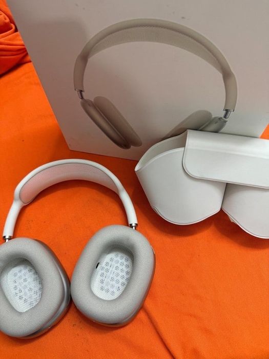 Vand casti Airpods Max