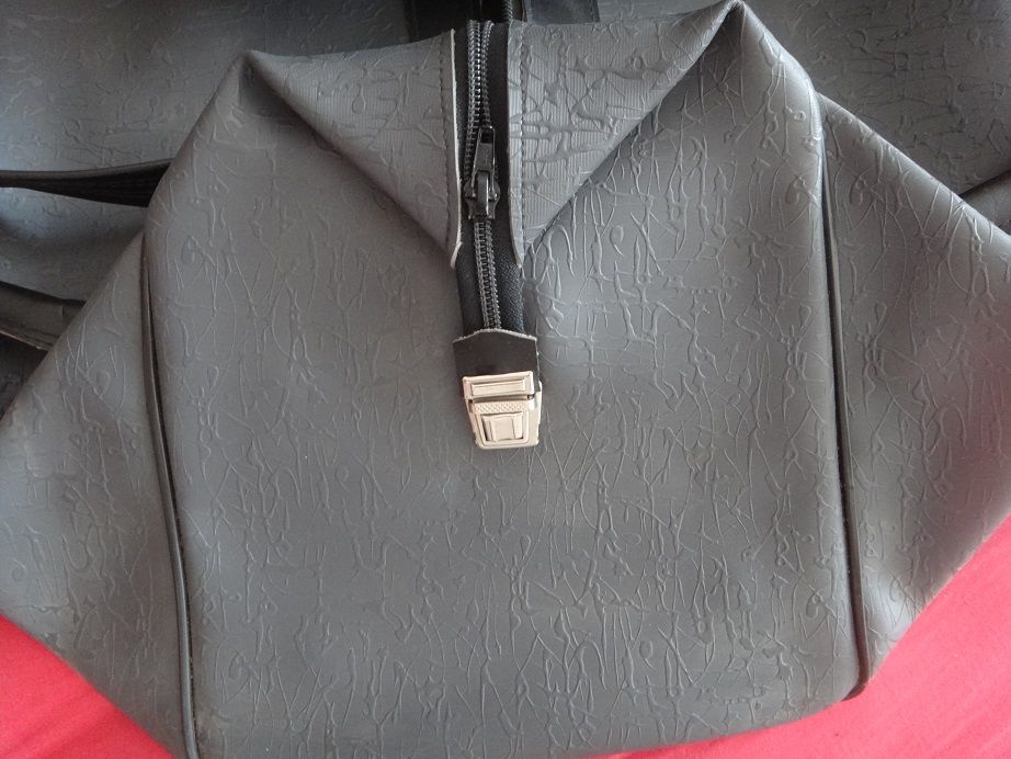 Антики - 2 големи ретро кожени сака / пътни чанти винтидж