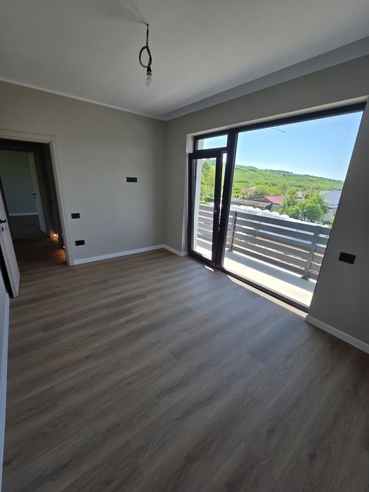 Casa NZEB Panouri fotovoltaice Pompa caldura NIBE Miroslava