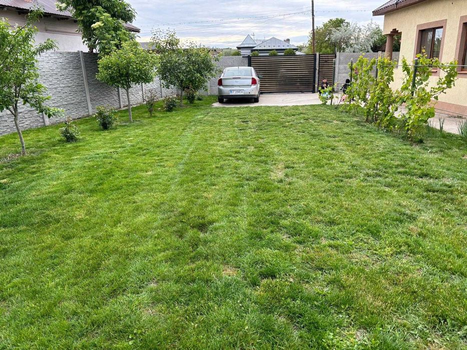 Casa + Teren Brebeni - 8000 metri patrati - 10 minute de Slatina