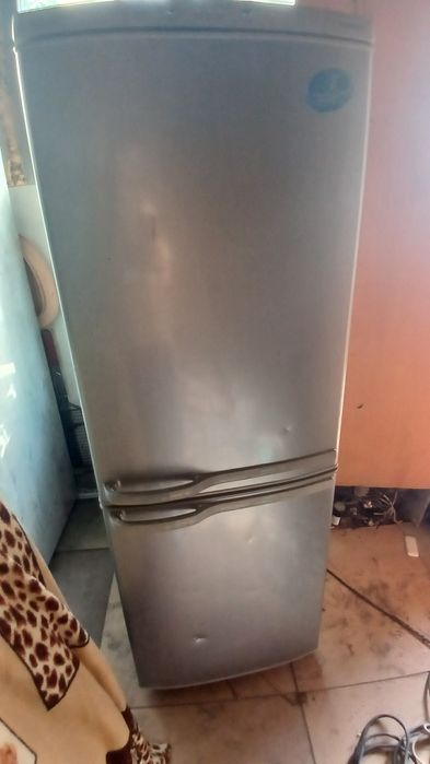 Продам холодильник