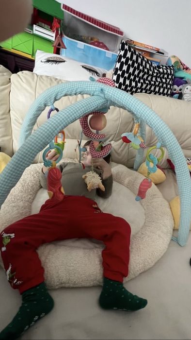 Saltea de activitati pentru bebe