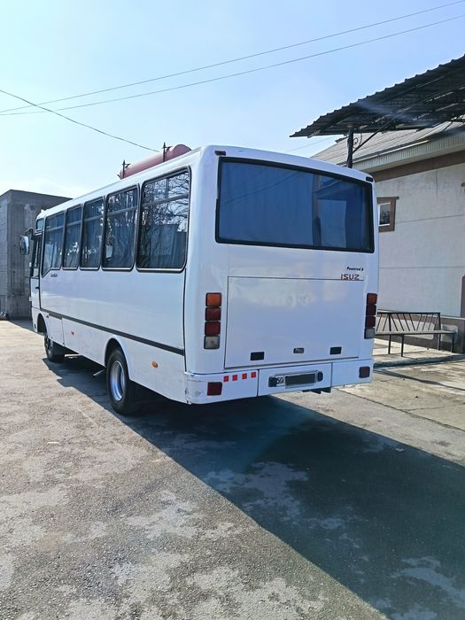 Avtobus Isuzu Hc40