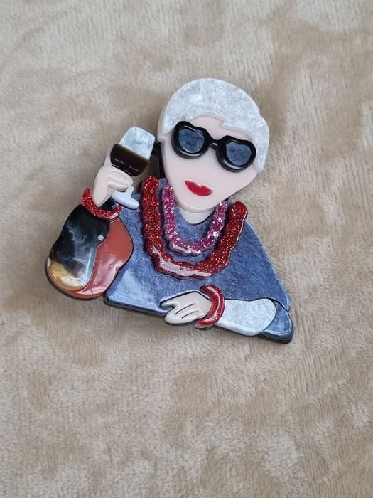 Брошки -елегантни и  модерни