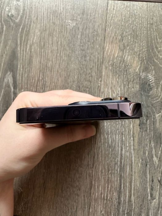 Продам айфон 14 про