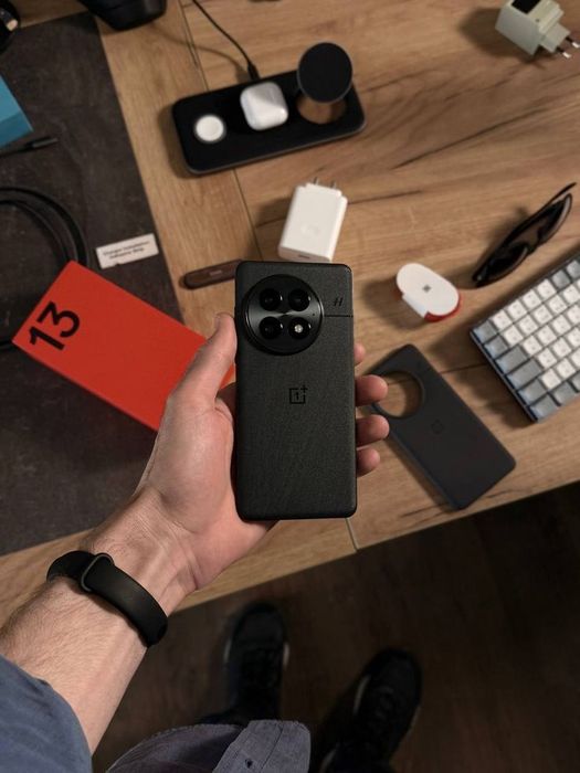 One Plus 13 5G (black eclipse)