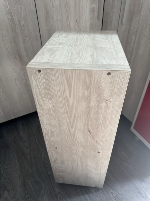 Corp de mobiler mobil, cu roti