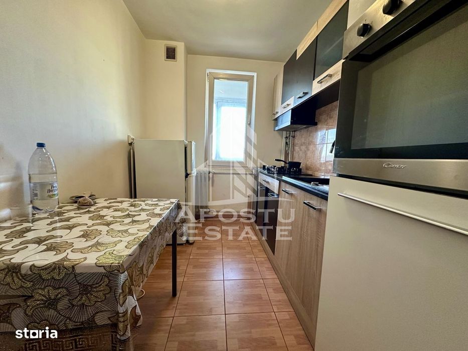 Apartament cu 3 camere de vanzare, lift, zona Sagului, Timisoara